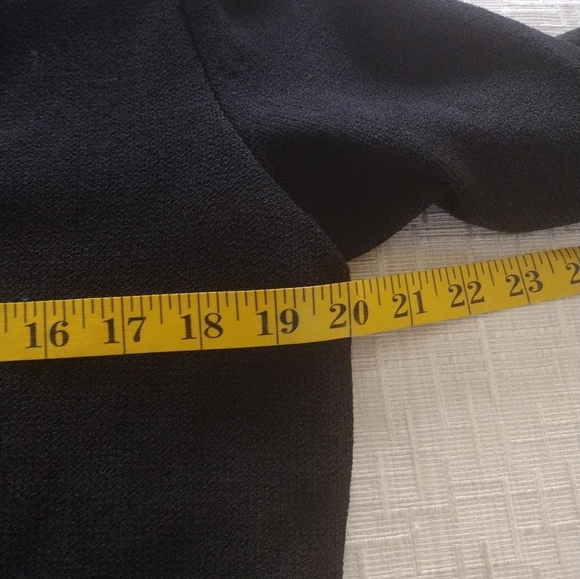 VGC Black St John Basics Zip Cardigan Gold Buttons Pockets Sweater Knit Size 8 - Picture 7 of 8